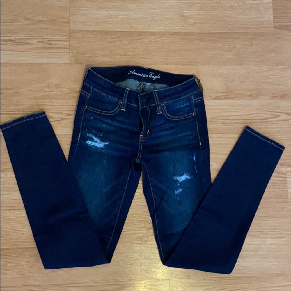 NWOT American Eagle Distressed Denim Jegging
